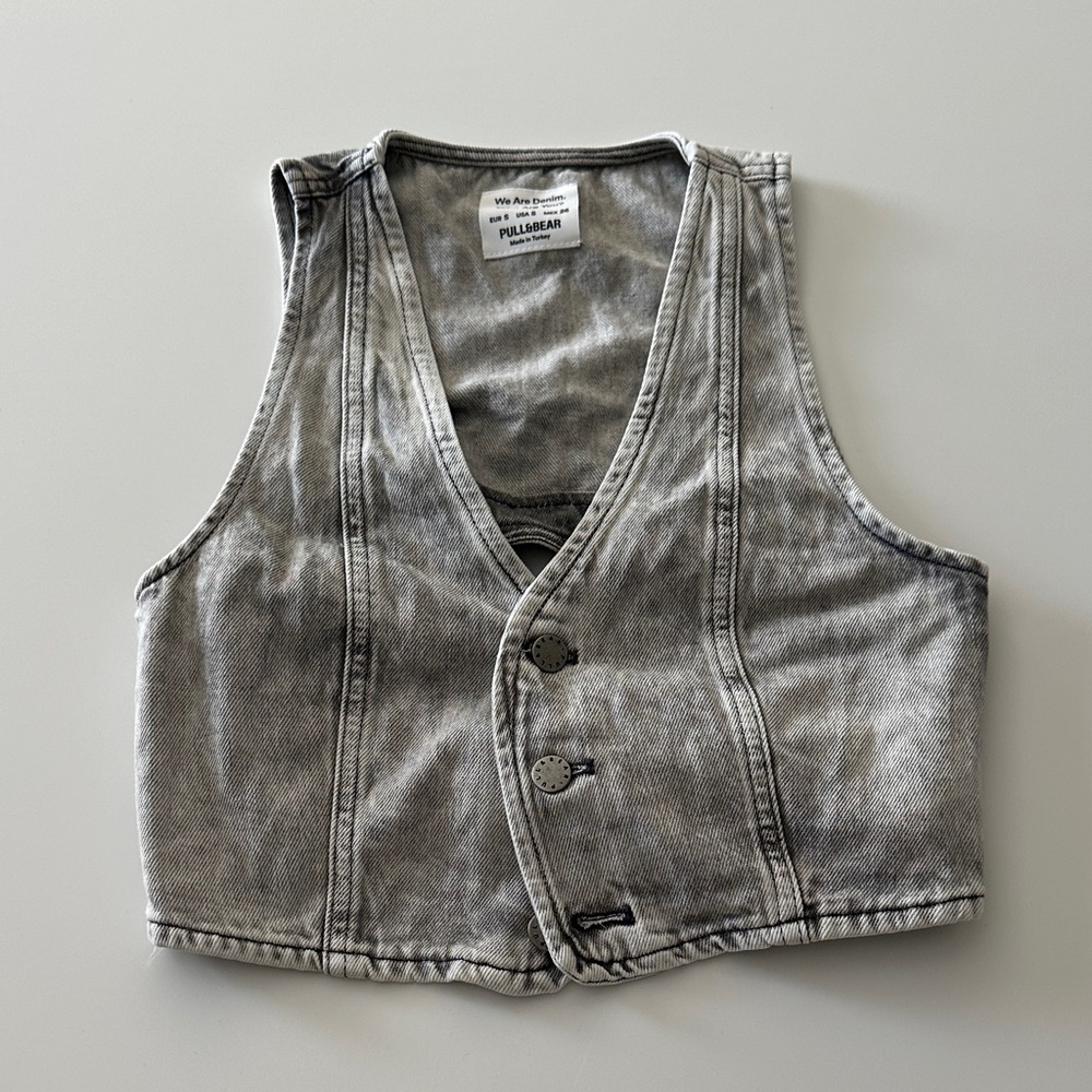 NWOT Gray Denim Vest cropped